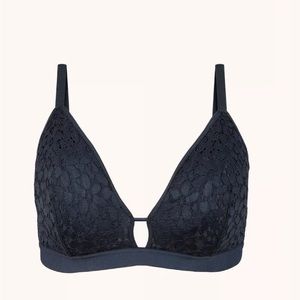 Lively - The Busty bralette